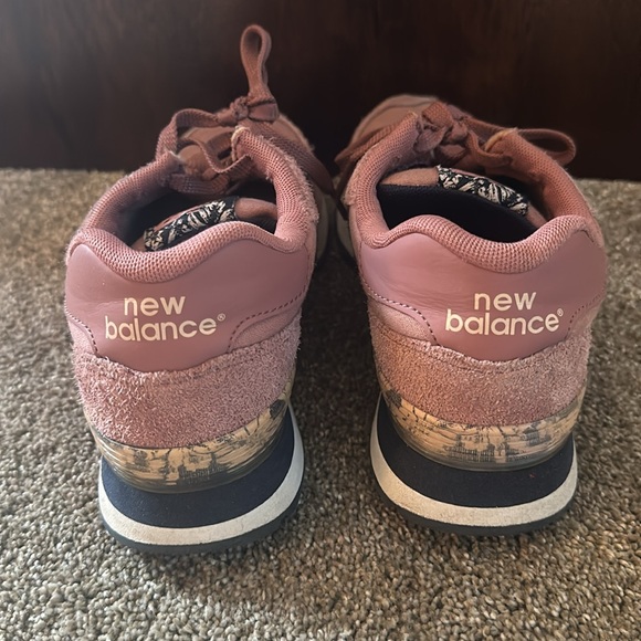 New Balance Women's Sneakers in Pink and Black - Picture 4 of 6